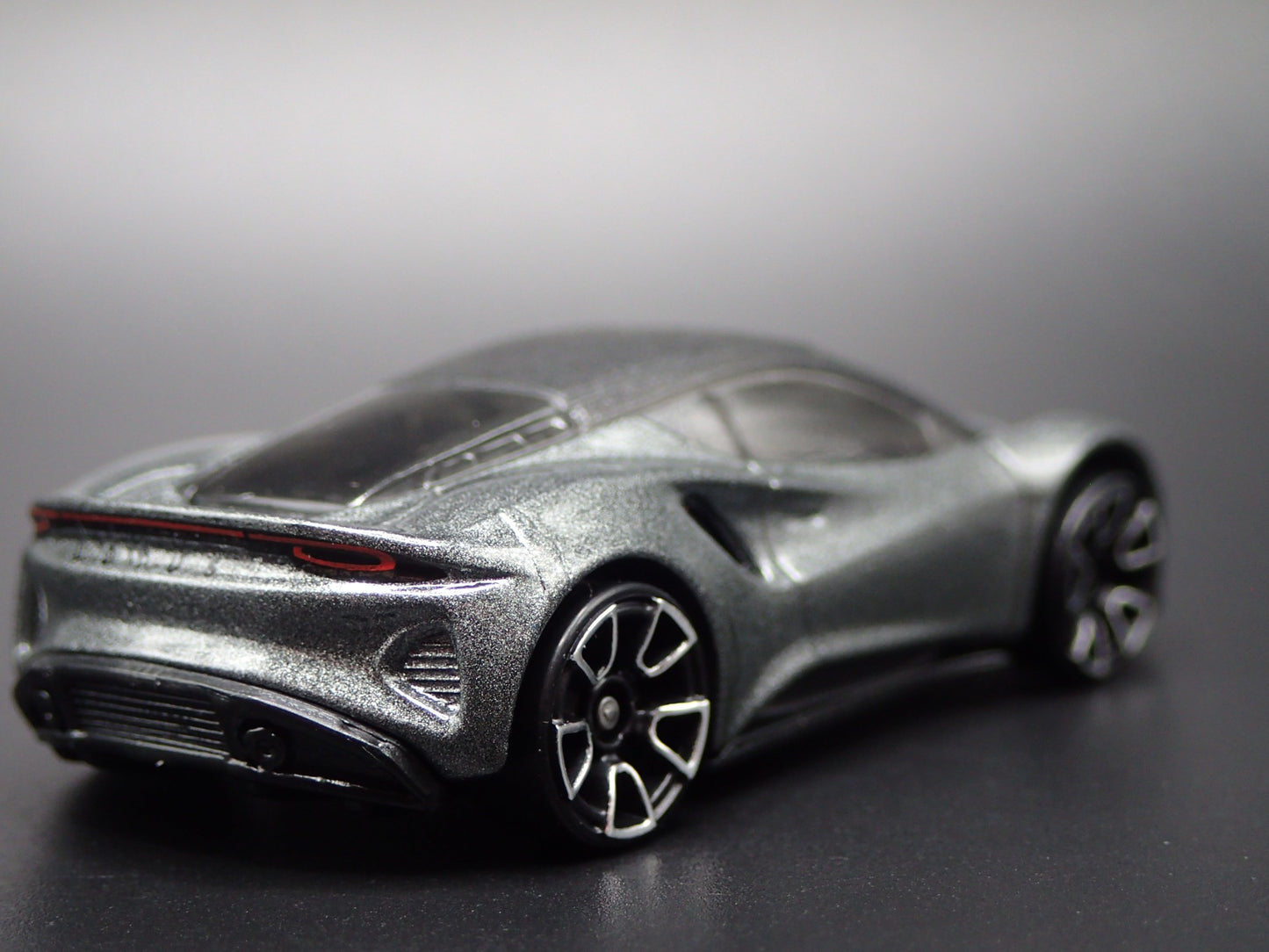 2021-2025 LOTUS EMIRA GRAY 1/64 SCALE COLLECTIBLE DIORAMA DIECAST MODEL CAR