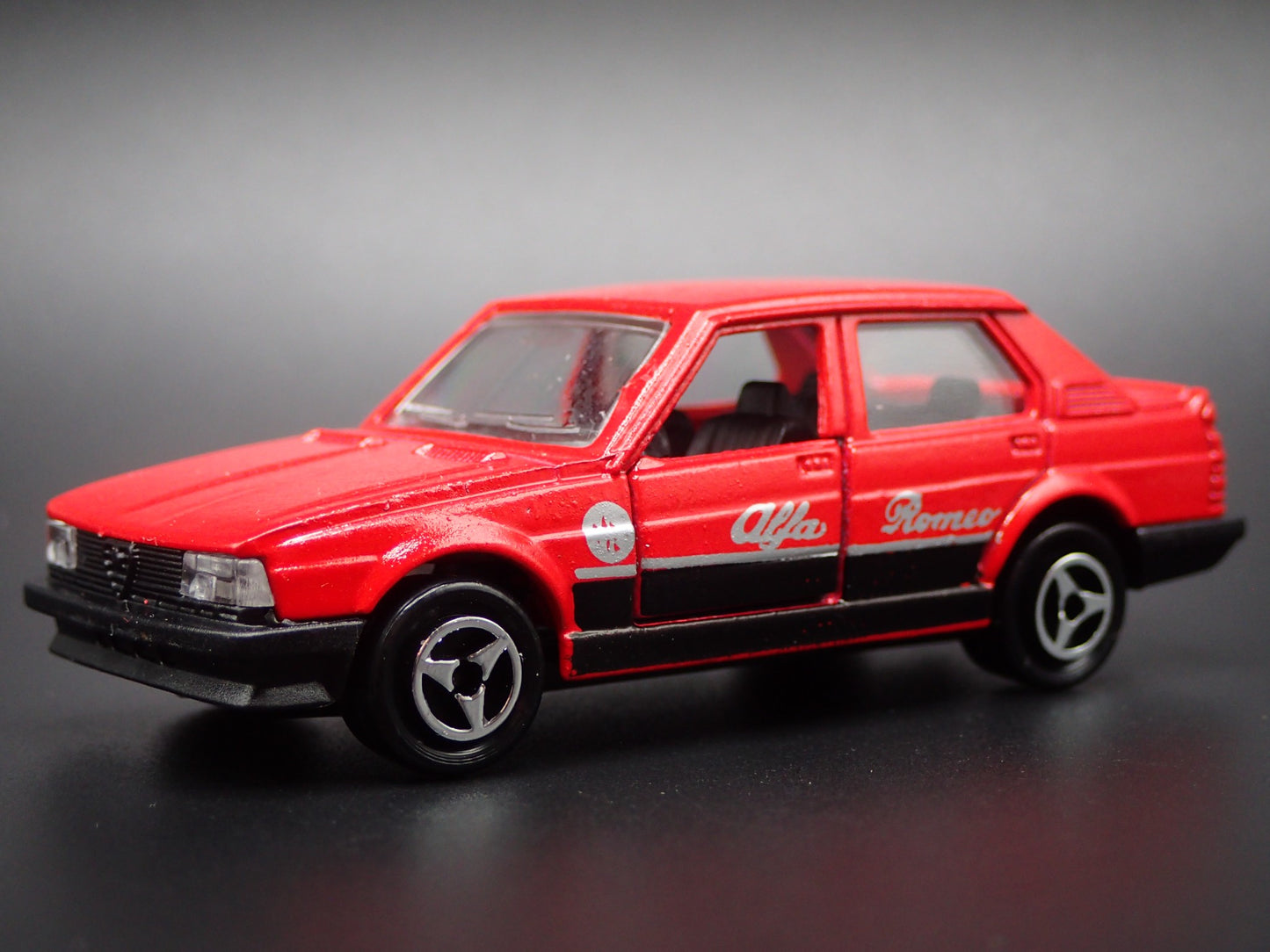 1977-1985 ALFA ROMEO GIULIETTA 1:64 SCALE COLLECTIBLE DIORAMA DIECAST MODEL CAR