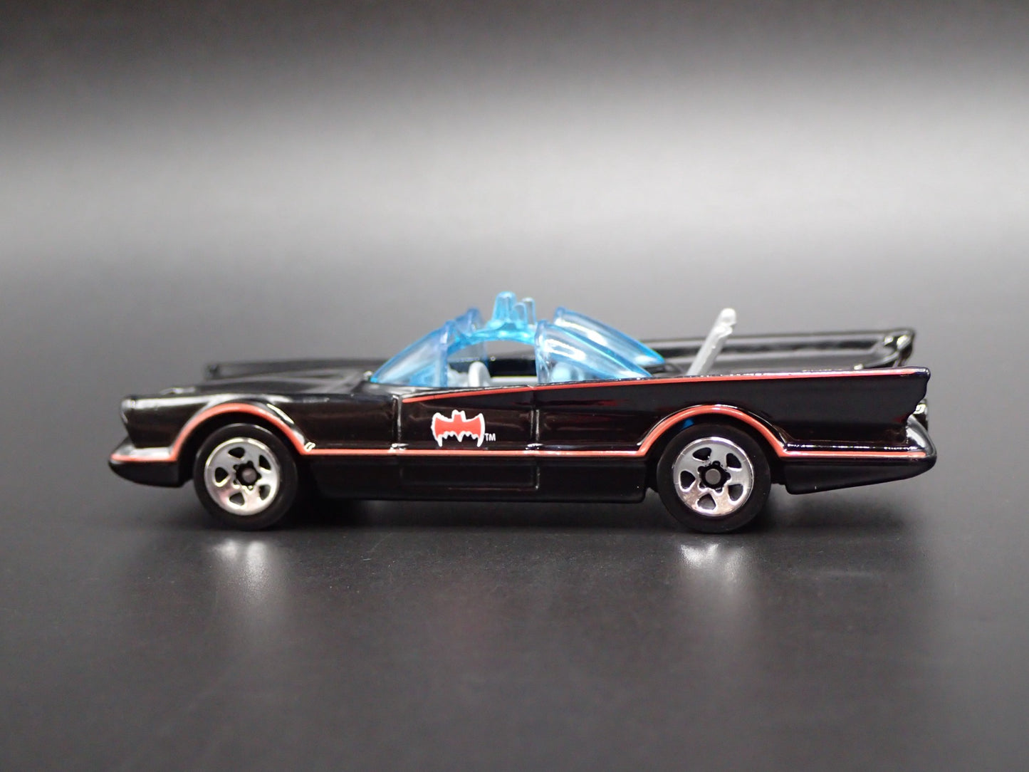 1966 66 BATMAN BATMOBILE ADAM WEST TV 1/64 SCALE COLLECTIBLE DIECAST MODEL CAR