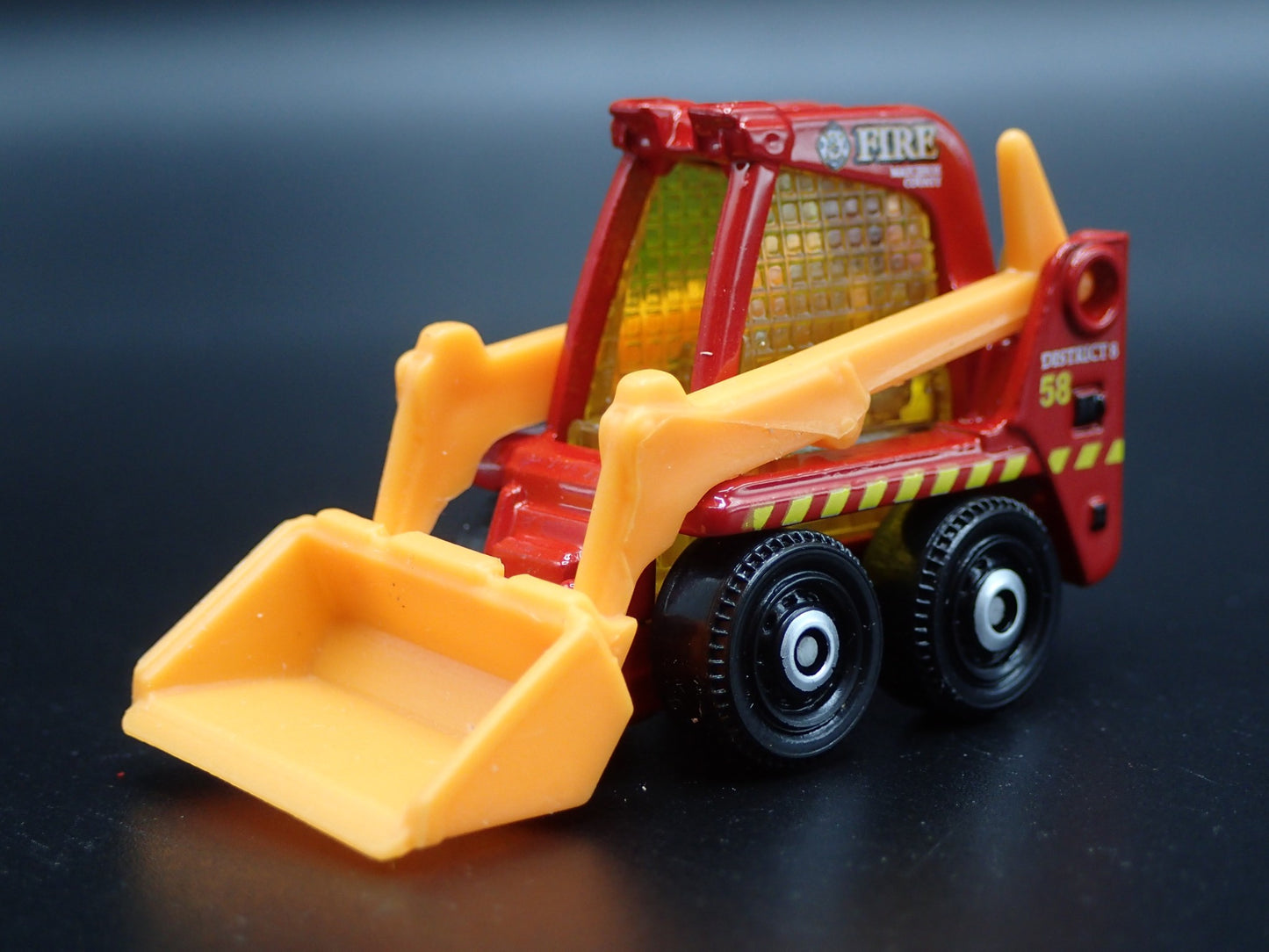 CONSTRUCTION FIRE DEPARTMENT SKIDSTER BOBCAT 1:64 MB SCALE DIECAST MODEL CAR
