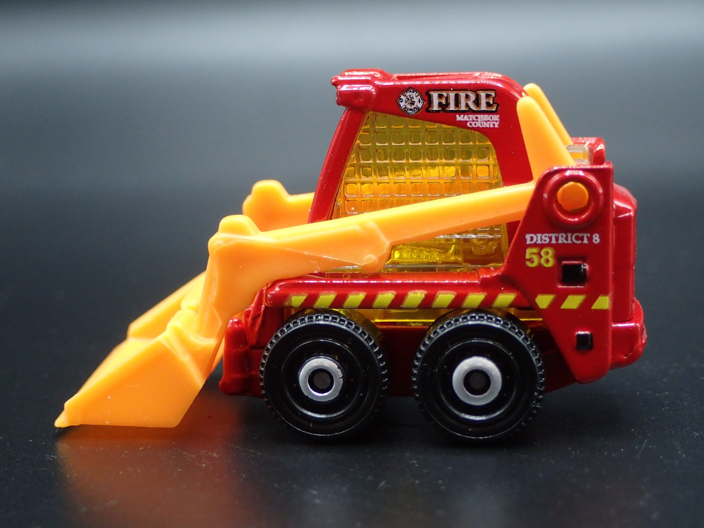CONSTRUCTION FIRE DEPARTMENT SKIDSTER BOBCAT 1:64 MB SCALE DIECAST MODEL CAR