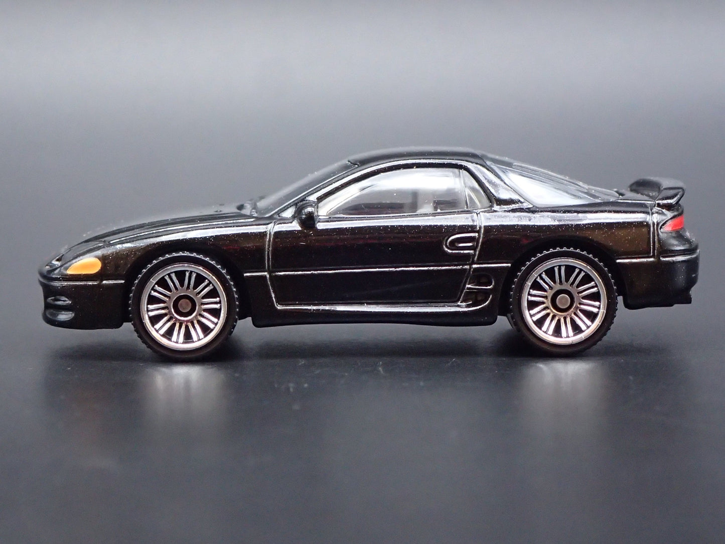 1990-2000 MITSUBISHI GTO 3000GT 1:64 SCALE COLLECTIBLE DIORAMA DIECAST MODEL CAR