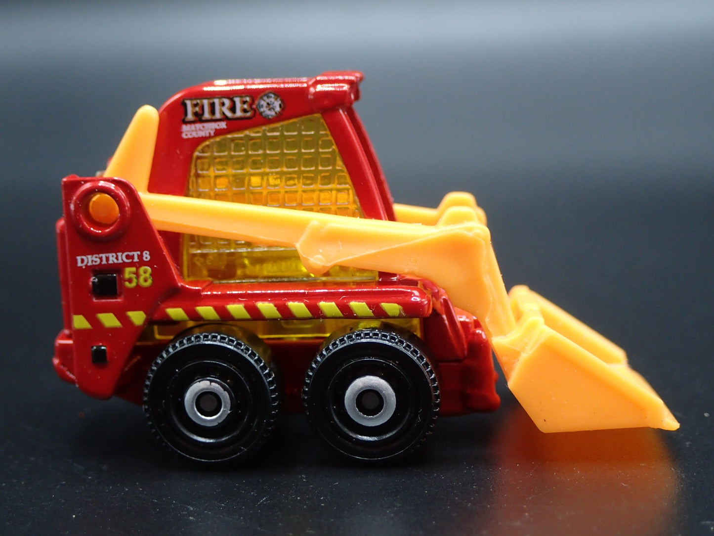 CONSTRUCTION FIRE DEPARTMENT SKIDSTER BOBCAT 1:64 MB SCALE DIECAST MODEL CAR