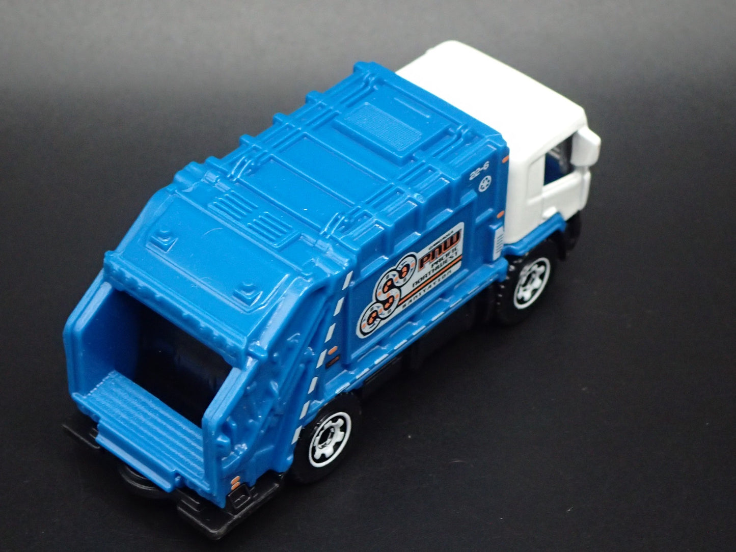 MODERN GARBAGE RECYCLING TRASH TRUCK 1/64 MB SCALE DIORAMA DIECAST MODEL CAR