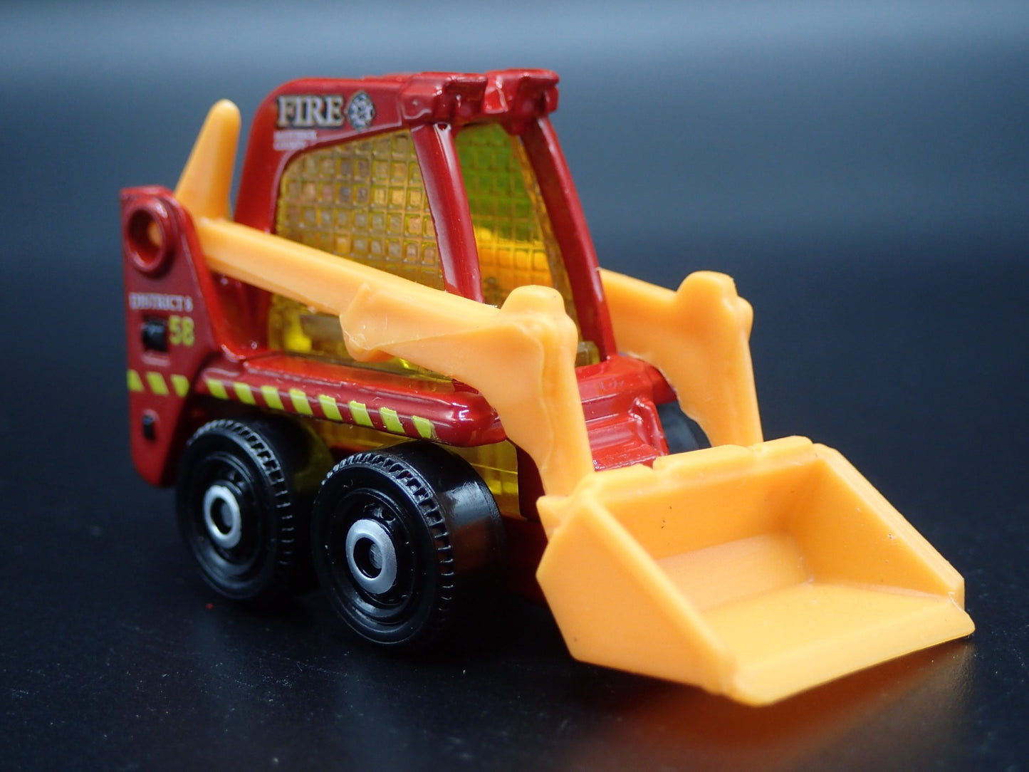 CONSTRUCTION FIRE DEPARTMENT SKIDSTER BOBCAT 1:64 MB SCALE DIECAST MODEL CAR
