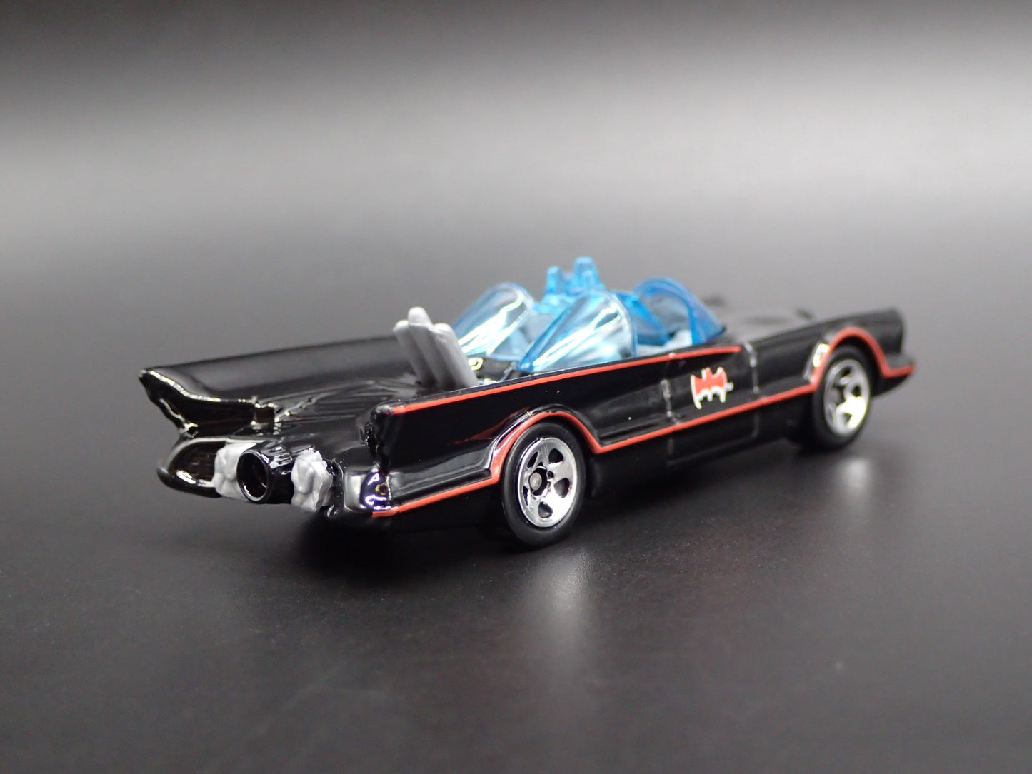 1966 66 BATMAN BATMOBILE ADAM WEST TV 1/64 SCALE COLLECTIBLE DIECAST MODEL CAR