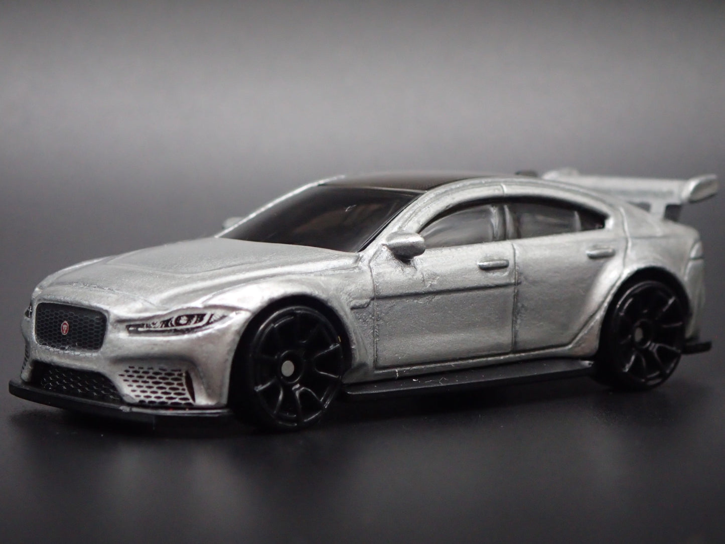 2017-2018 JAGUAR XE SV PROJECT 8 SILVER 1:64 SCALE DIORAMA DIECAST MODEL CAR