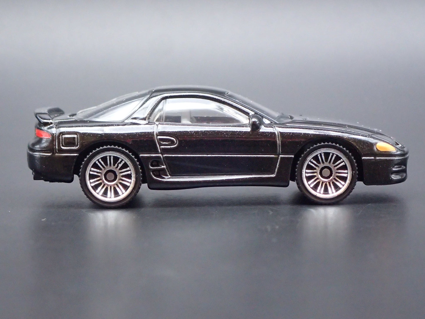 1990-2000 MITSUBISHI GTO 3000GT 1:64 SCALE COLLECTIBLE DIORAMA DIECAST MODEL CAR