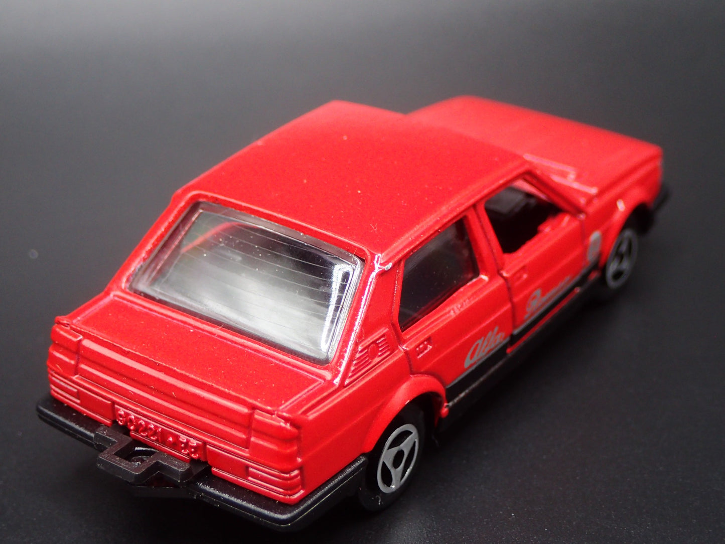 1977-1985 ALFA ROMEO GIULIETTA 1:64 SCALE COLLECTIBLE DIORAMA DIECAST MODEL CAR