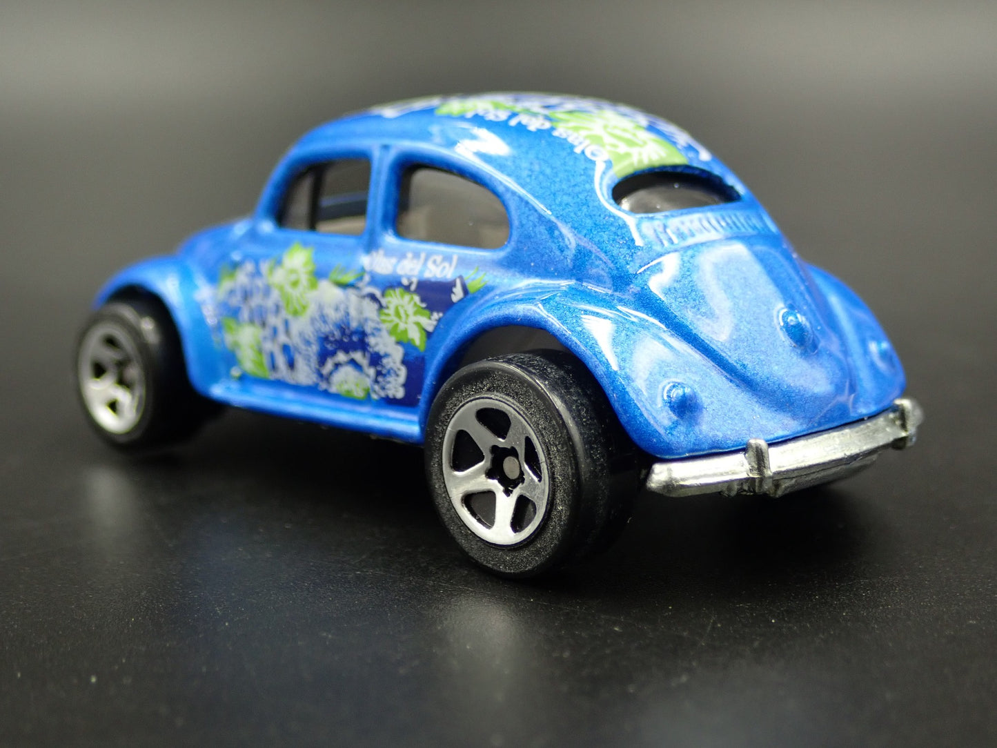 1960-1967 VW VOLKSWAGEN CLASSIC BEETLE BUG 1:64 SCALE DIORAMA DIECAST MODEL CAR