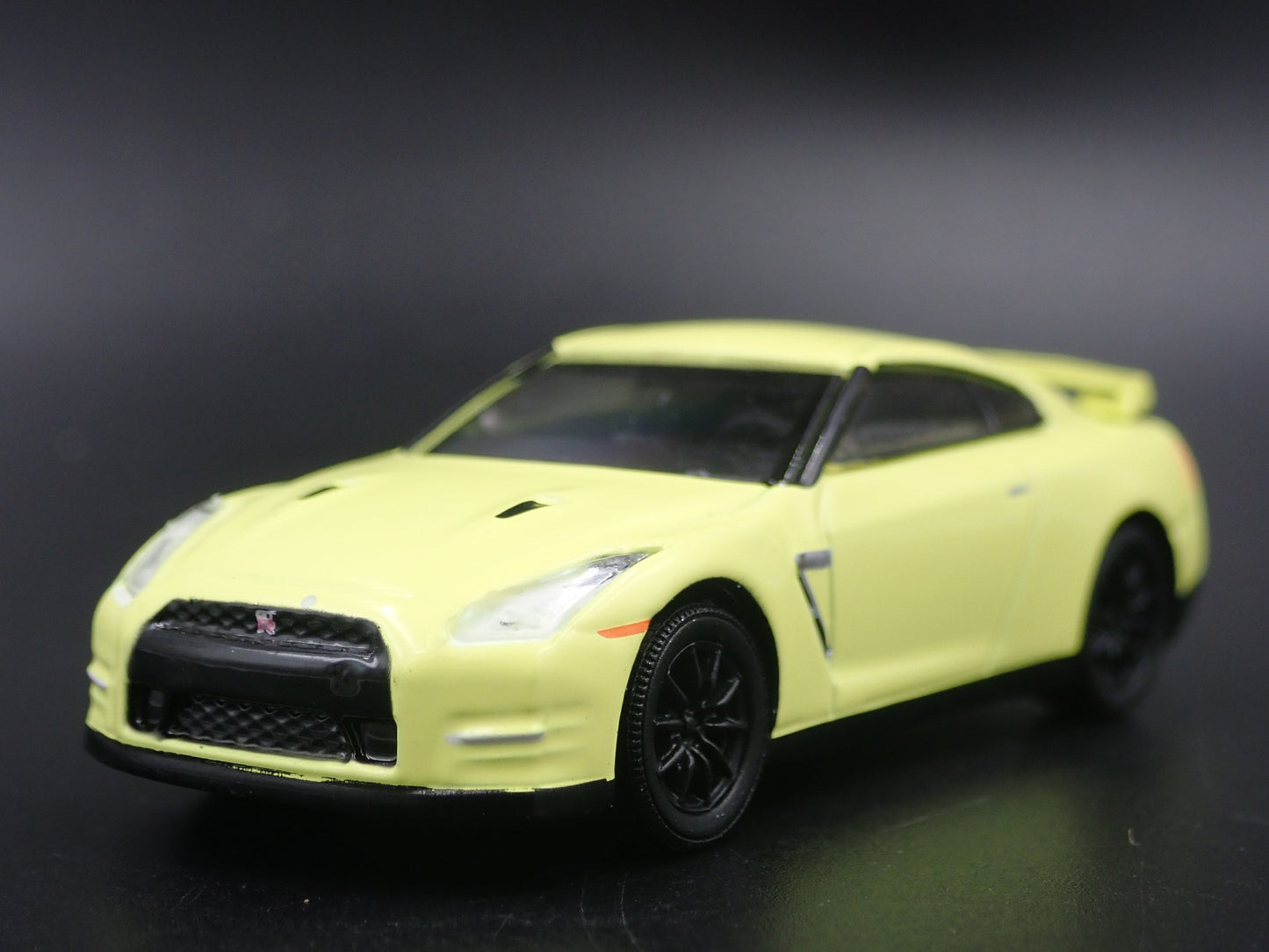 2007-2025 NISSAN SKYLINE GTR R35 NEON 1:64 SCALE DIORAMA DIECAST MODEL CAR