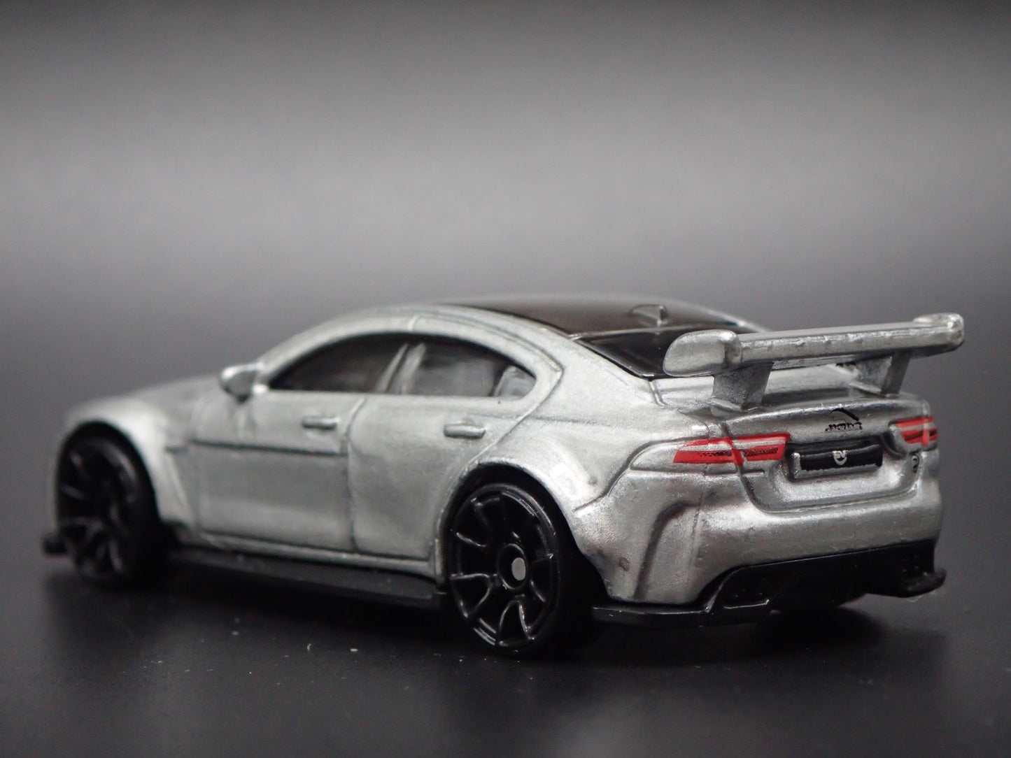 2017-2018 JAGUAR XE SV PROJECT 8 SILVER 1:64 SCALE DIORAMA DIECAST MODEL CAR