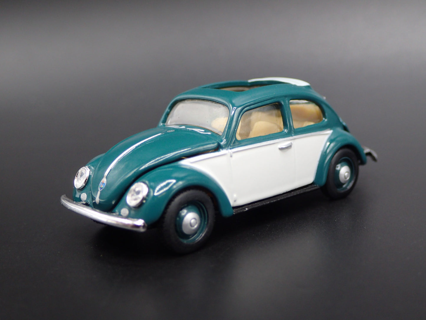 1953 53 VW VOLKSWAGEN BEETLE BUG OVAL GREEN 1:64 SCALE DIORAMA DIECAST MODEL CAR