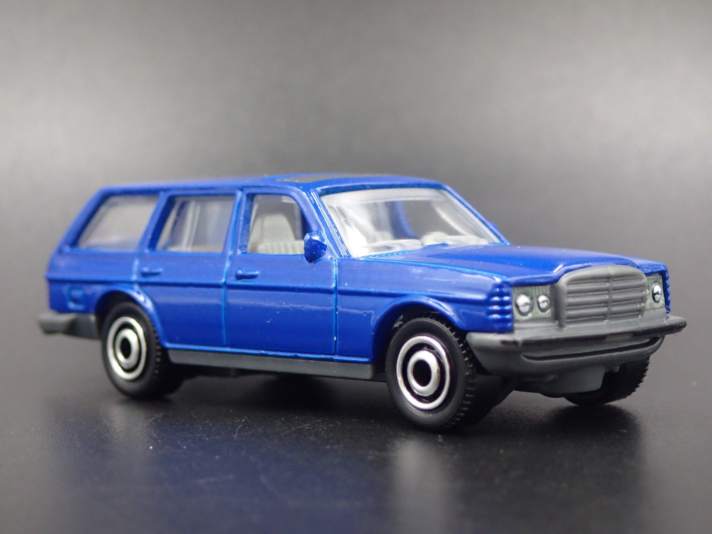 1978-1986 MERCEDES-BENZ W123 STATION WAGON BLUE 1:64 SCALE DIECAST MODEL CAR