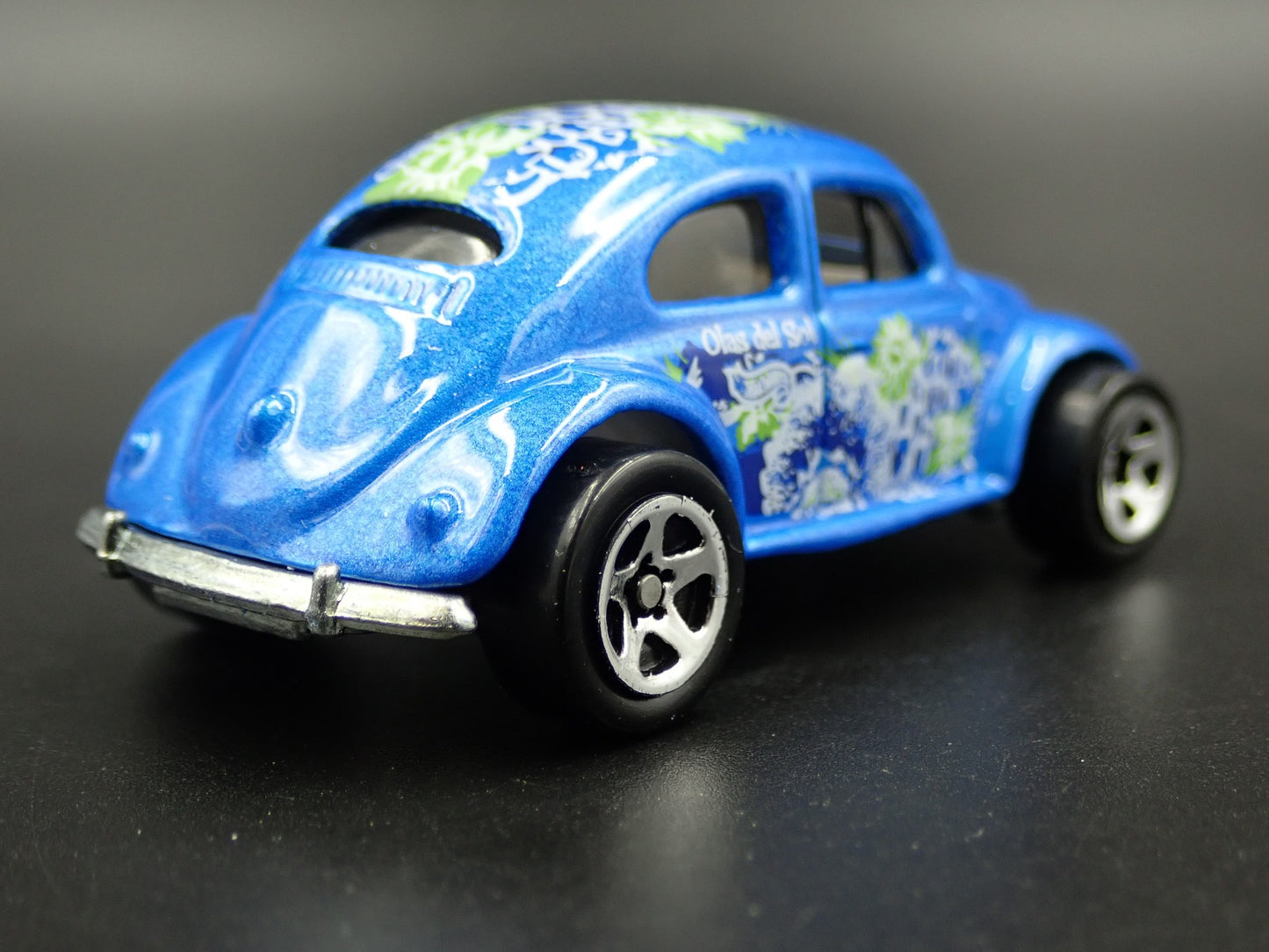 1960-1967 VW VOLKSWAGEN CLASSIC BEETLE BUG 1:64 SCALE DIORAMA DIECAST MODEL CAR