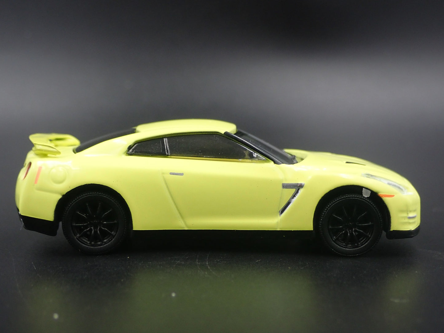 2007-2025 NISSAN SKYLINE GTR R35 NEON 1:64 SCALE DIORAMA DIECAST MODEL CAR
