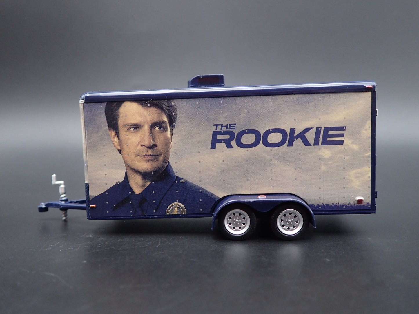 THE ROOKIE CAR HAULER TRAILER OPENING DOOR 1:64 SCALE COLLECTIBLE DIORAMA MODEL