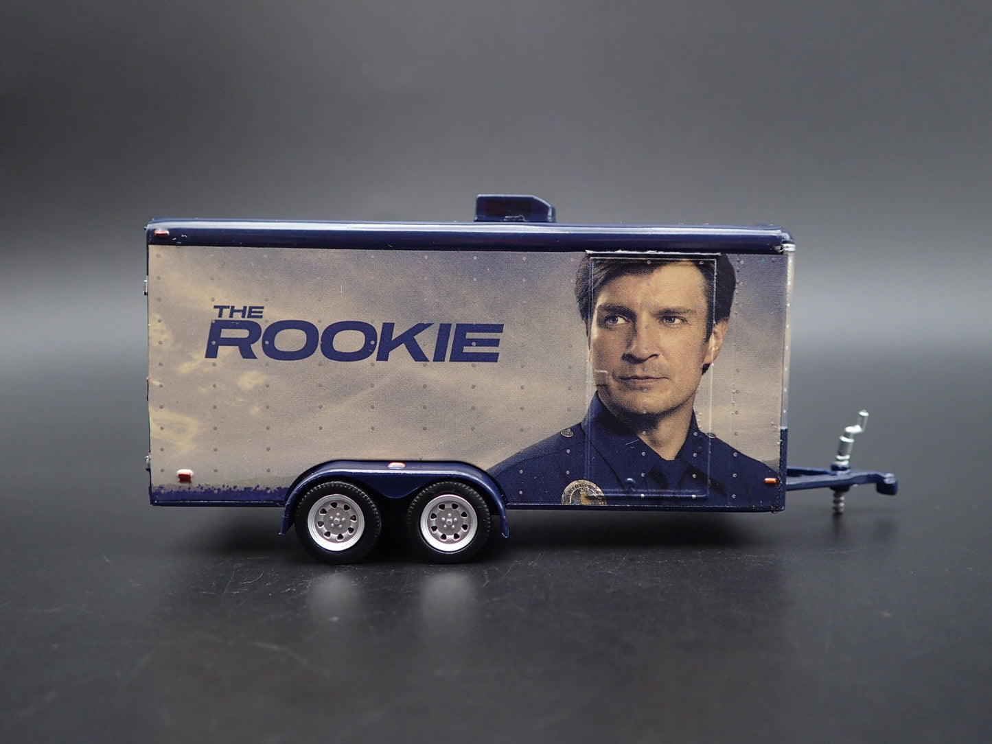 THE ROOKIE CAR HAULER TRAILER OPENING DOOR 1:64 SCALE COLLECTIBLE DIORAMA MODEL