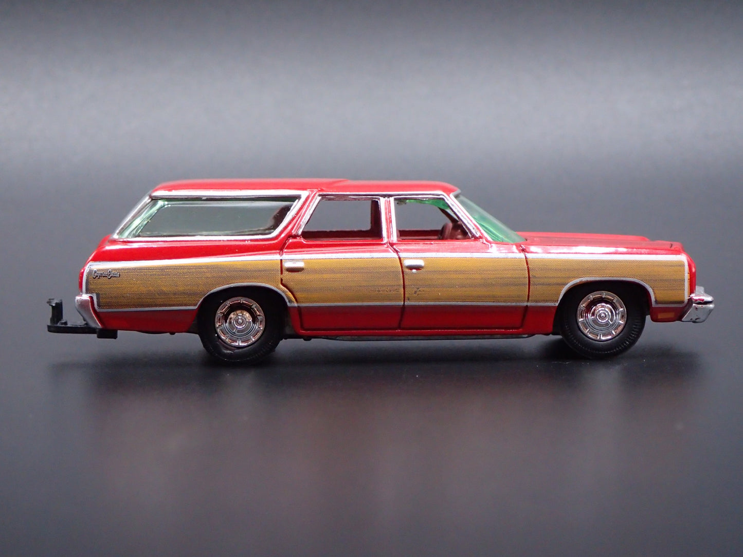 1973 73 CHEVY CHEVROLET CAPRICE STATION WAGON HITCH 1:64 SCALE DIECAST MODEL CAR
