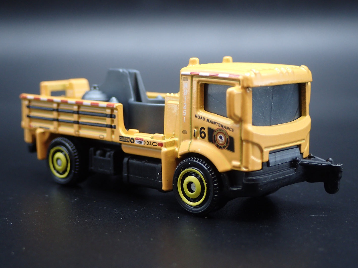 CONSTRUCTION ROAD MAINTENANCE STRIPING 1:64 MB SCALE DIORAMA DIECAST MODEL CAR