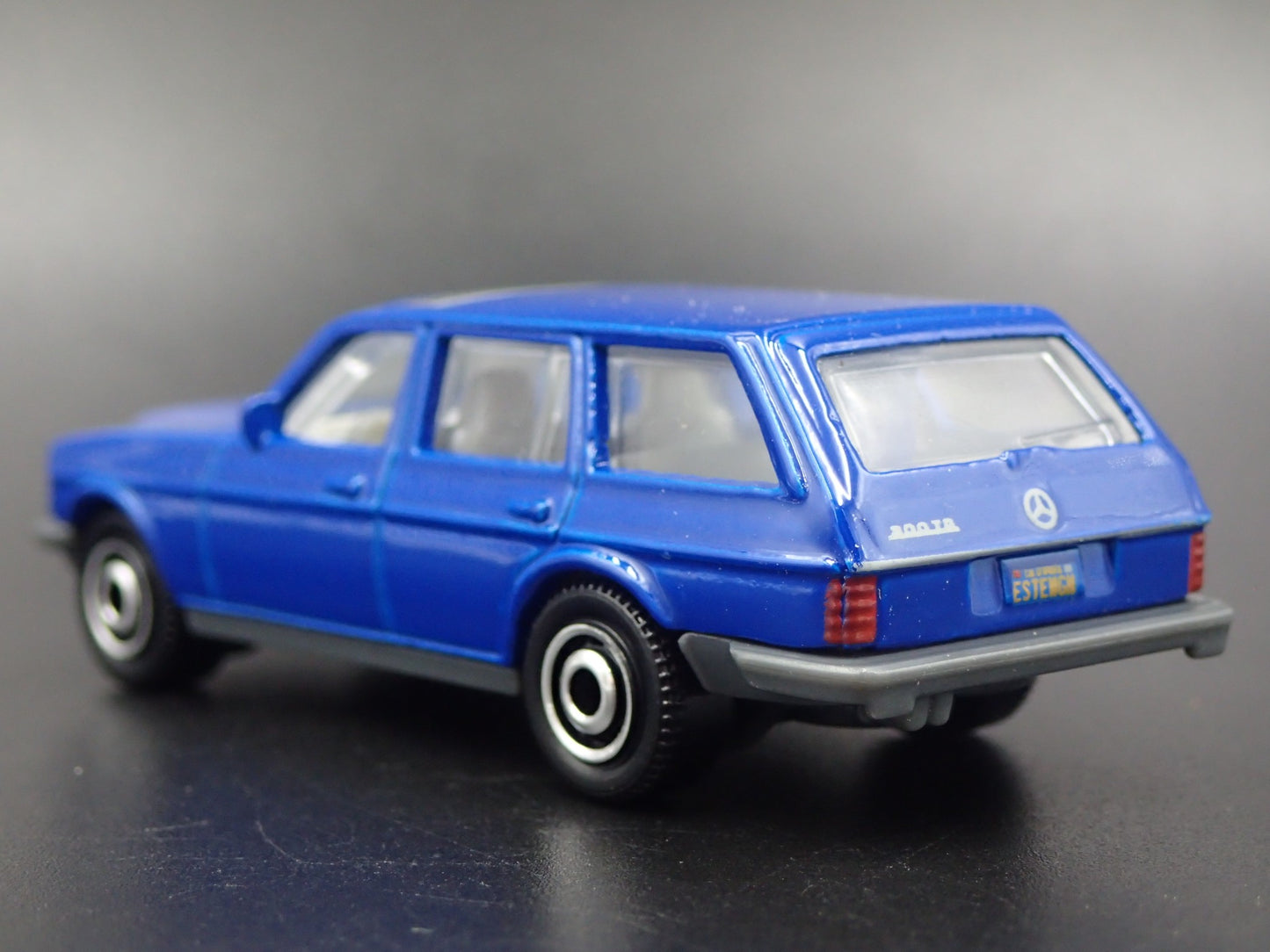 1978-1986 MERCEDES-BENZ W123 STATION WAGON BLUE 1:64 SCALE DIECAST MODEL CAR