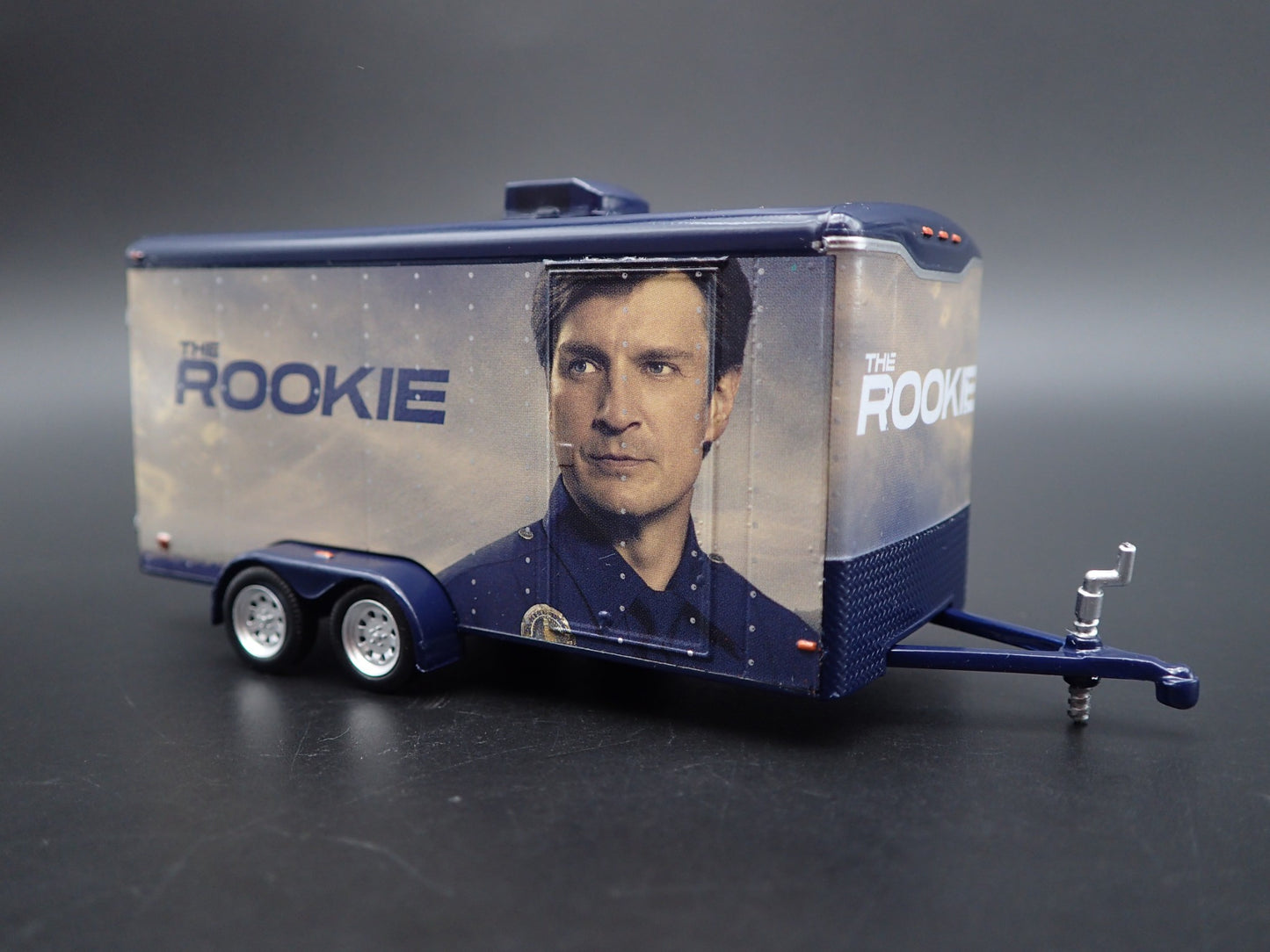 THE ROOKIE CAR HAULER TRAILER OPENING DOOR 1:64 SCALE COLLECTIBLE DIORAMA MODEL