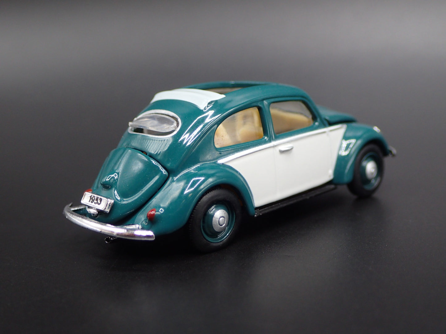 1953 53 VW VOLKSWAGEN BEETLE BUG OVAL GREEN 1:64 SCALE DIORAMA DIECAST MODEL CAR