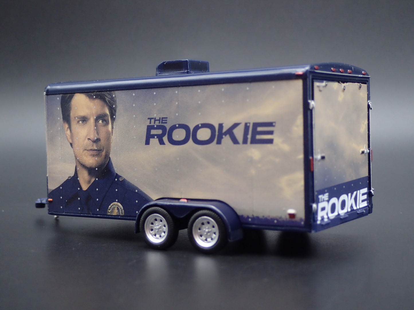 THE ROOKIE CAR HAULER TRAILER OPENING DOOR 1:64 SCALE COLLECTIBLE DIORAMA MODEL