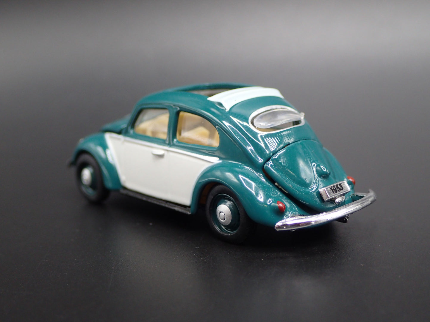 1953 53 VW VOLKSWAGEN BEETLE BUG OVAL GREEN 1:64 SCALE DIORAMA DIECAST MODEL CAR