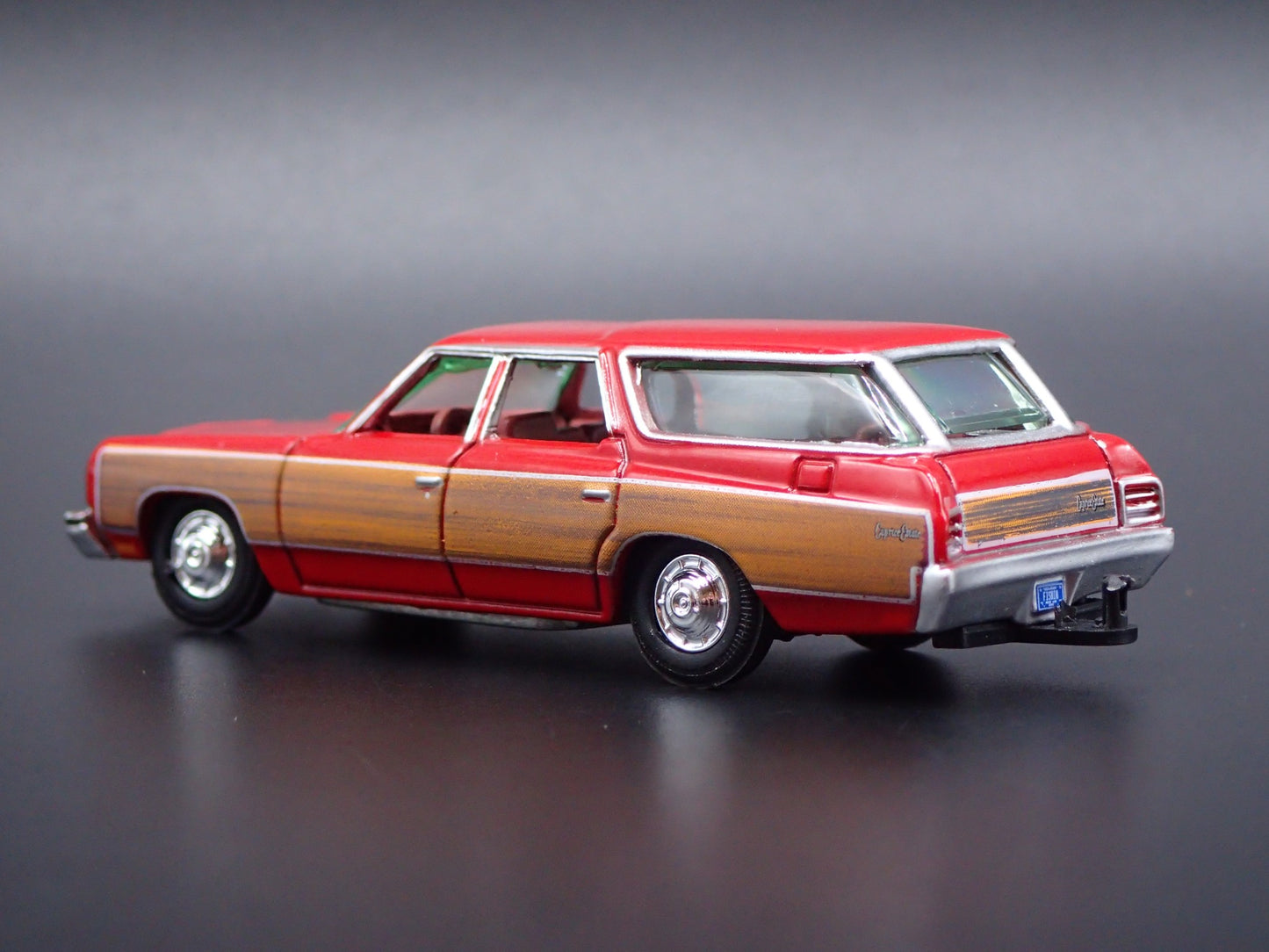 1973 73 CHEVY CHEVROLET CAPRICE STATION WAGON HITCH 1:64 SCALE DIECAST MODEL CAR
