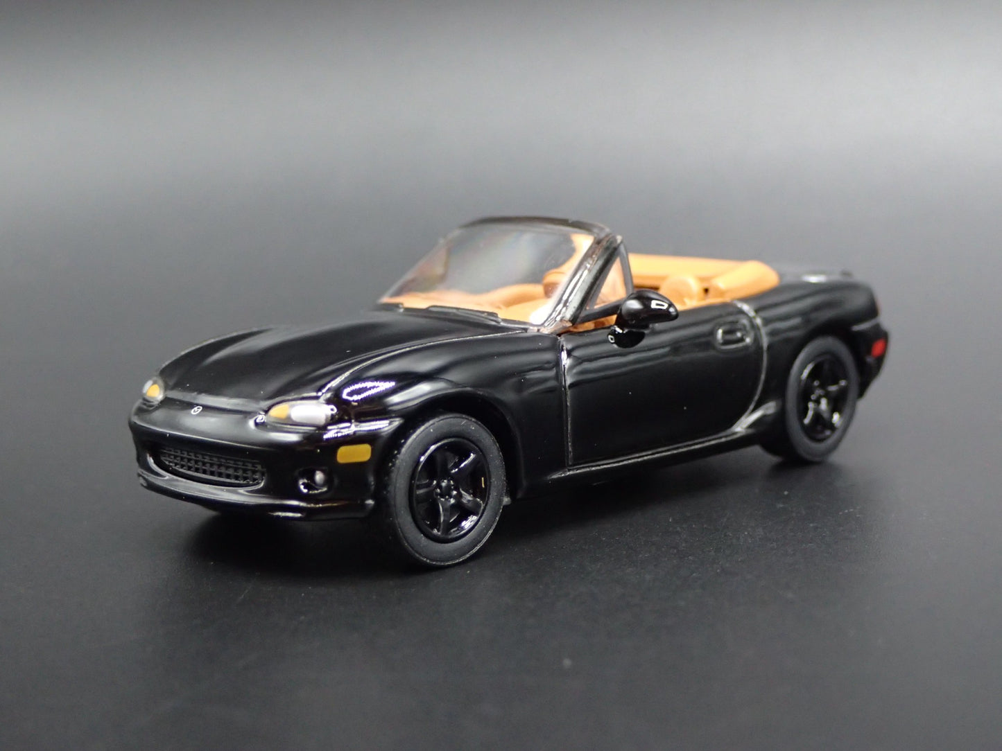 1999-2004 MAZDA MX5 MIATA NB 1:64 SCALE COLLECTIBLE DIORAMA DIECAST MODEL CAR