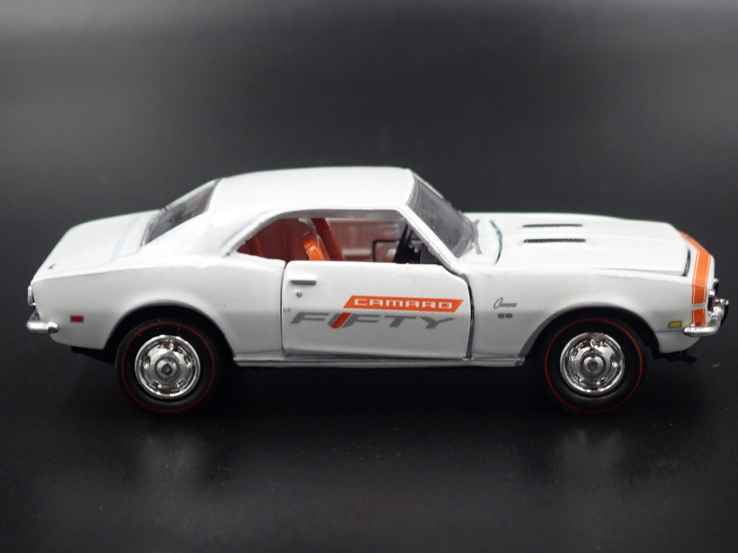 1968 68 CHEVY CHEVROLET CAMARO SS 350 1:64 SCALE COLLECTIBLE DIECAST MODEL CAR