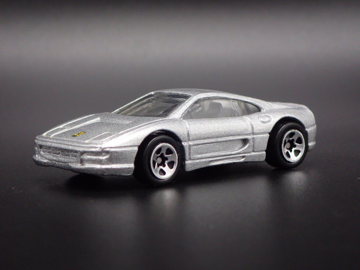 1994-1999 FERRARI 355 SILVER 1:64 SCALE COLLECTIBLE DIORAMA DIECAST MODEL CAR