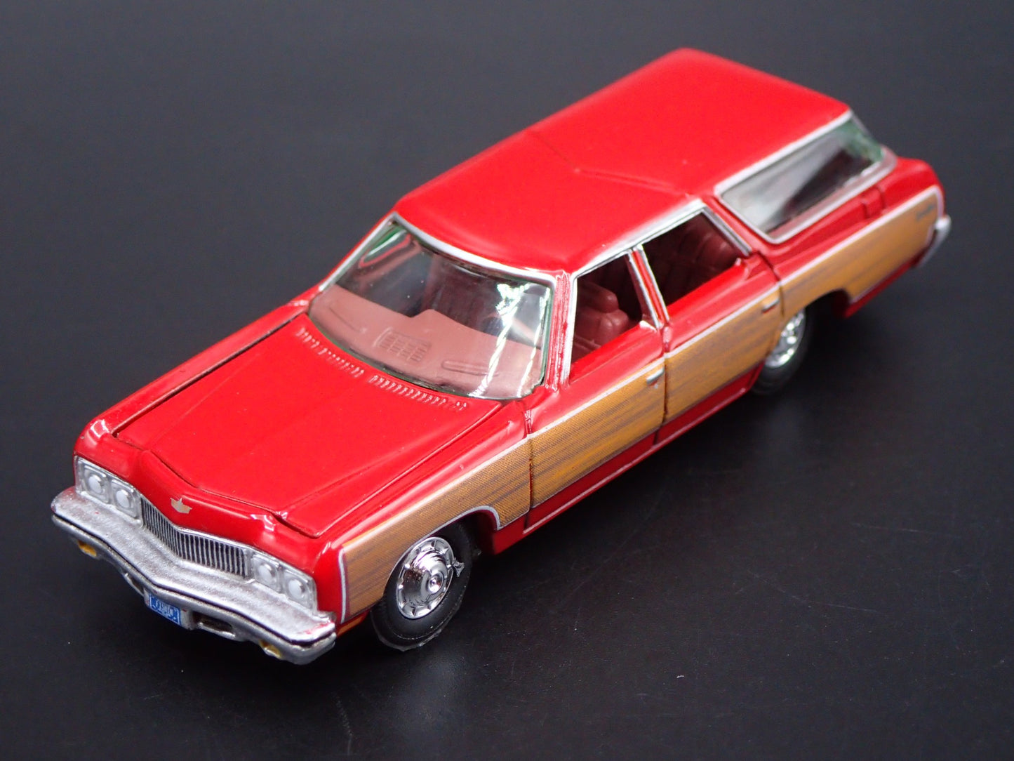 1973 73 CHEVY CHEVROLET CAPRICE STATION WAGON HITCH 1:64 SCALE DIECAST MODEL CAR