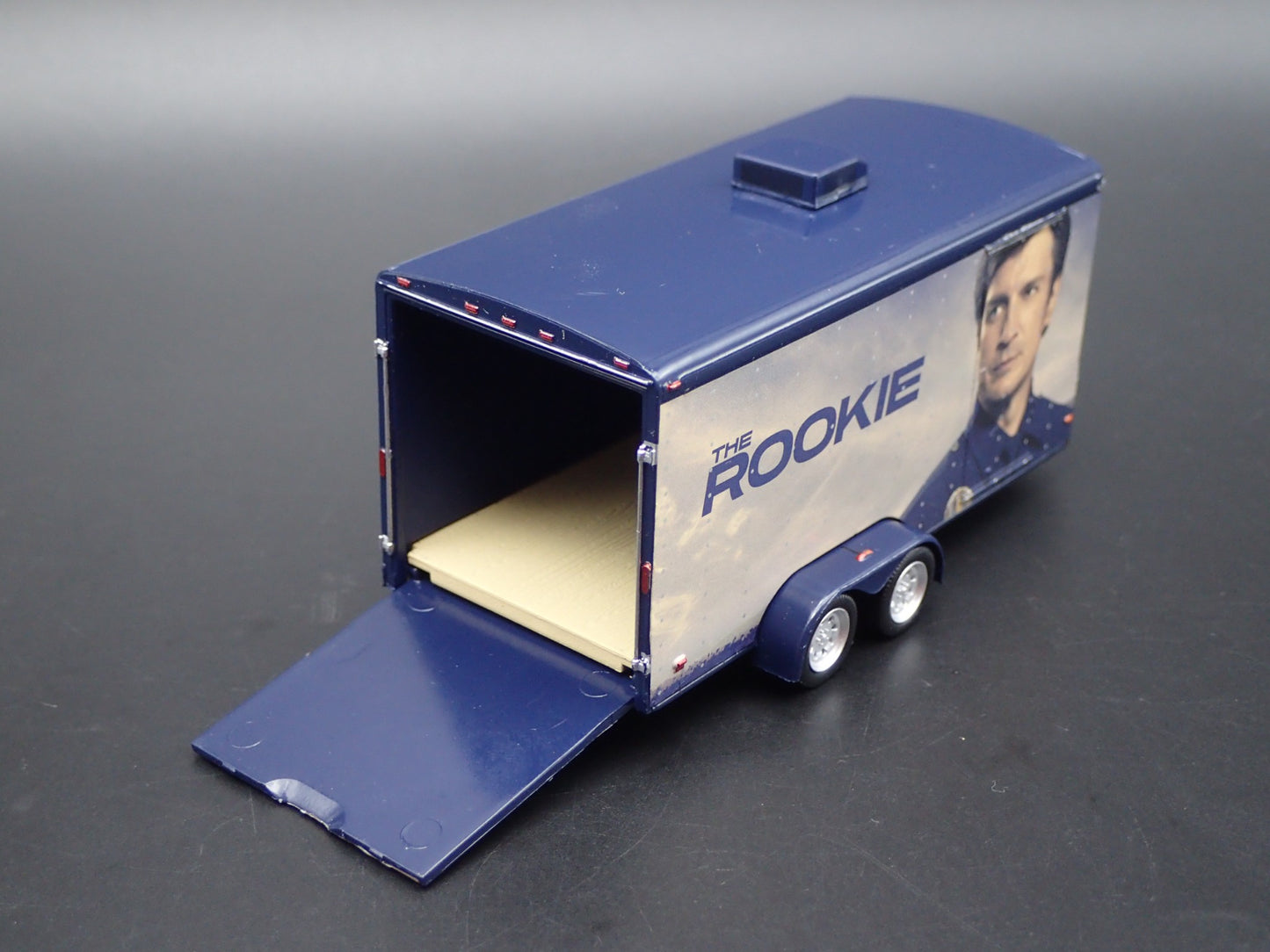 THE ROOKIE CAR HAULER TRAILER OPENING DOOR 1:64 SCALE COLLECTIBLE DIORAMA MODEL