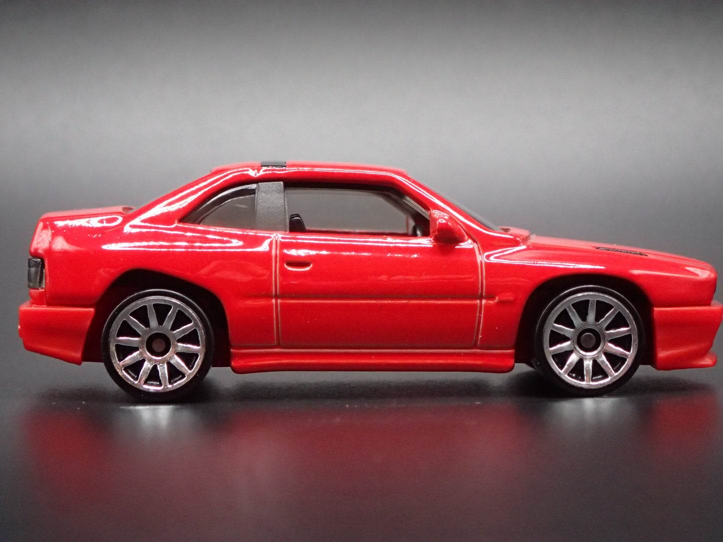 1990-1996 MASERATI SHAMAL RED 1:64 SCALE COLLECTIBLE DIORAMA DIECAST MODEL CAR