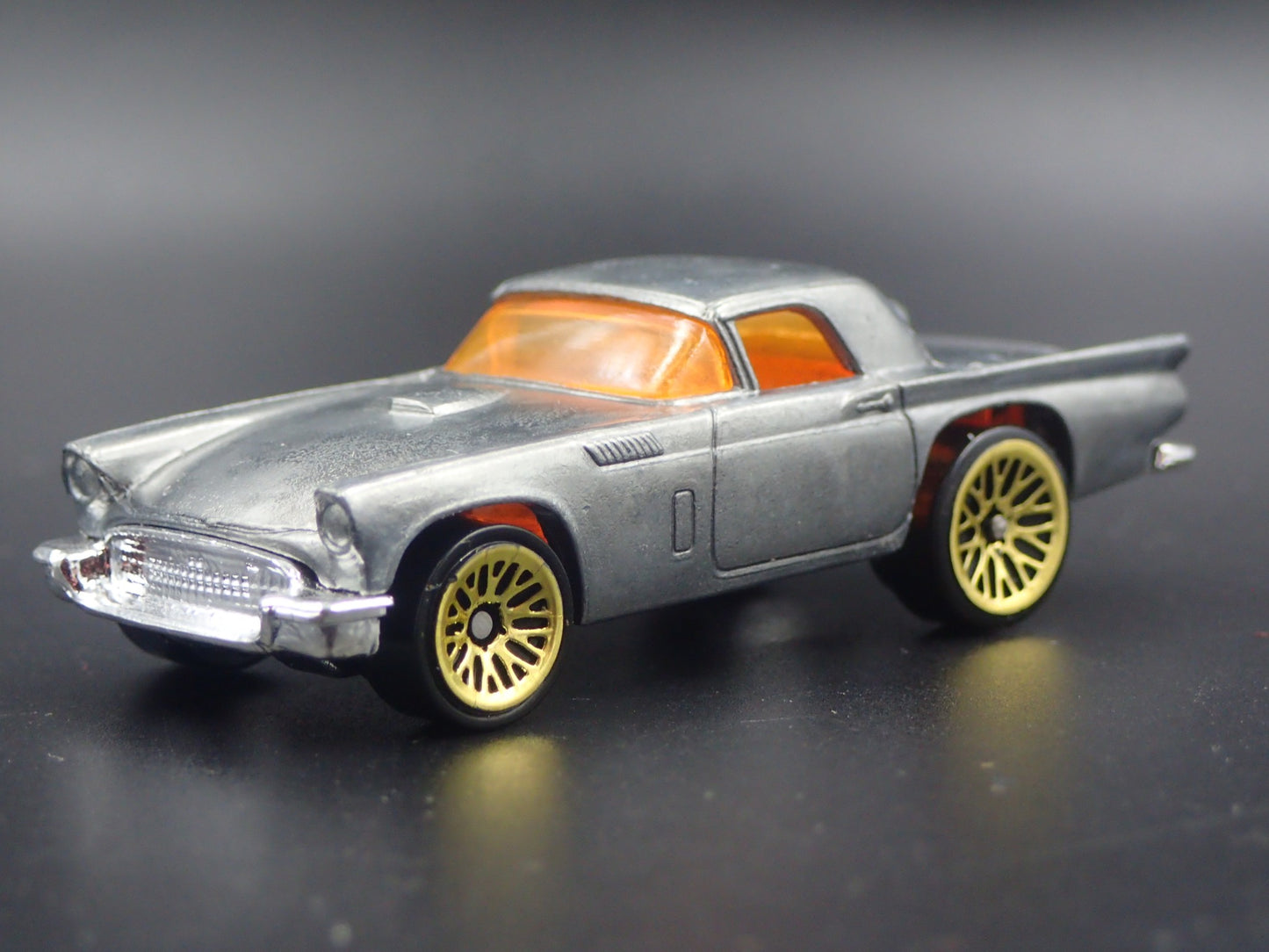 1957 57 FORD THUNDERBIRD TBIRD CUSTOM 1/1 1:64 SCALE DIORAMA DIECAST MODEL CAR