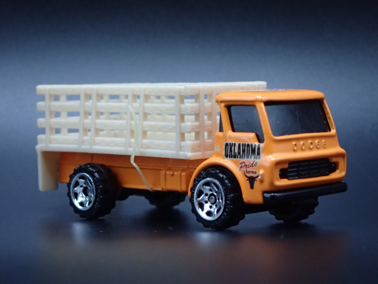 CATTLE TRUCK W COWS OKLAHOMA W/ HITCH 1:64 MB SCALE DIORAMA DIECAST MODEL CAR