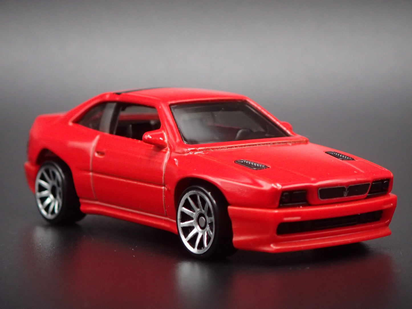 1990-1996 MASERATI SHAMAL RED 1:64 SCALE COLLECTIBLE DIORAMA DIECAST MODEL CAR