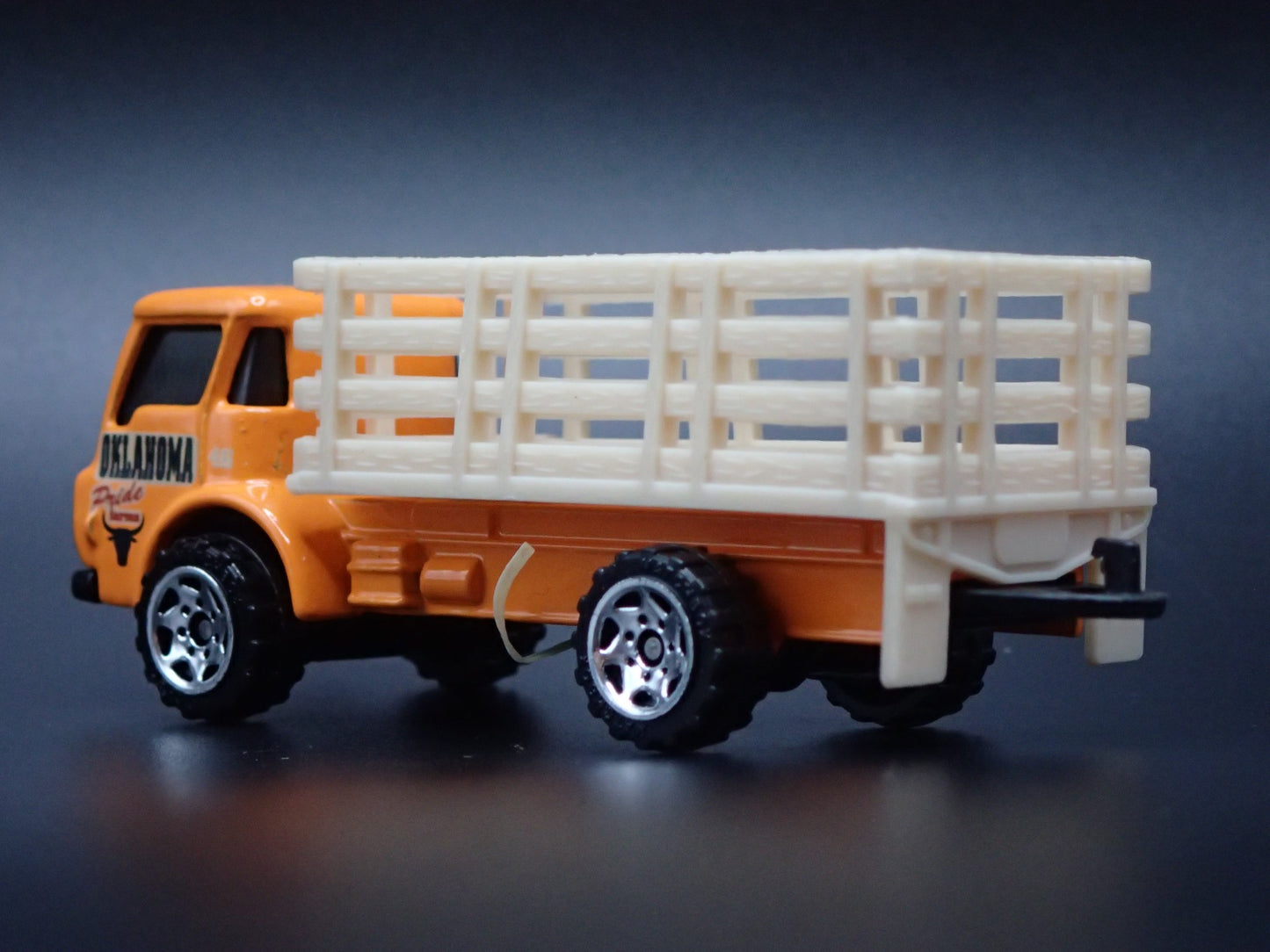 CATTLE TRUCK W COWS OKLAHOMA W/ HITCH 1:64 MB SCALE DIORAMA DIECAST MODEL CAR