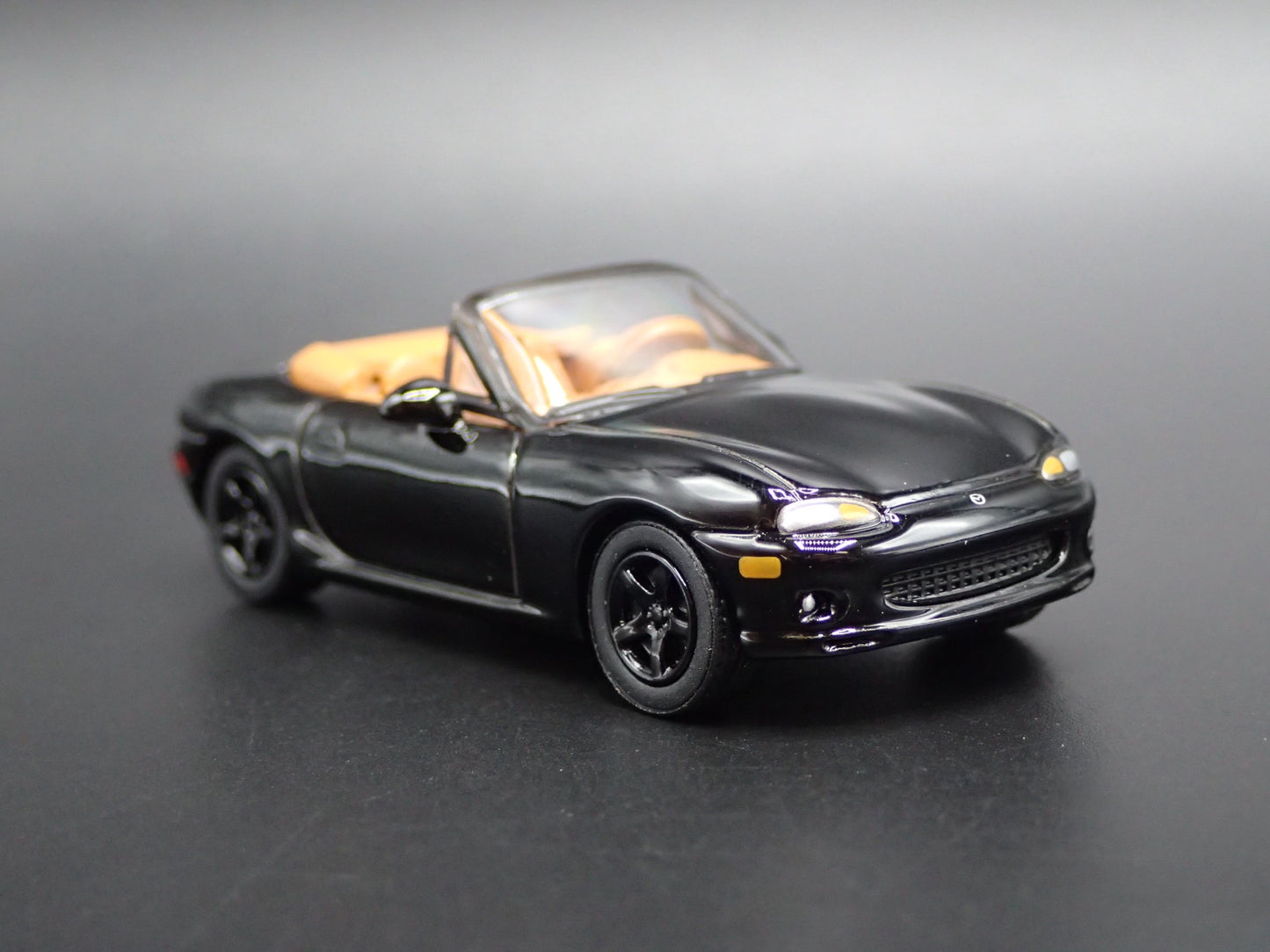 1999-2004 MAZDA MX5 MIATA NB 1:64 SCALE COLLECTIBLE DIORAMA DIECAST MODEL CAR