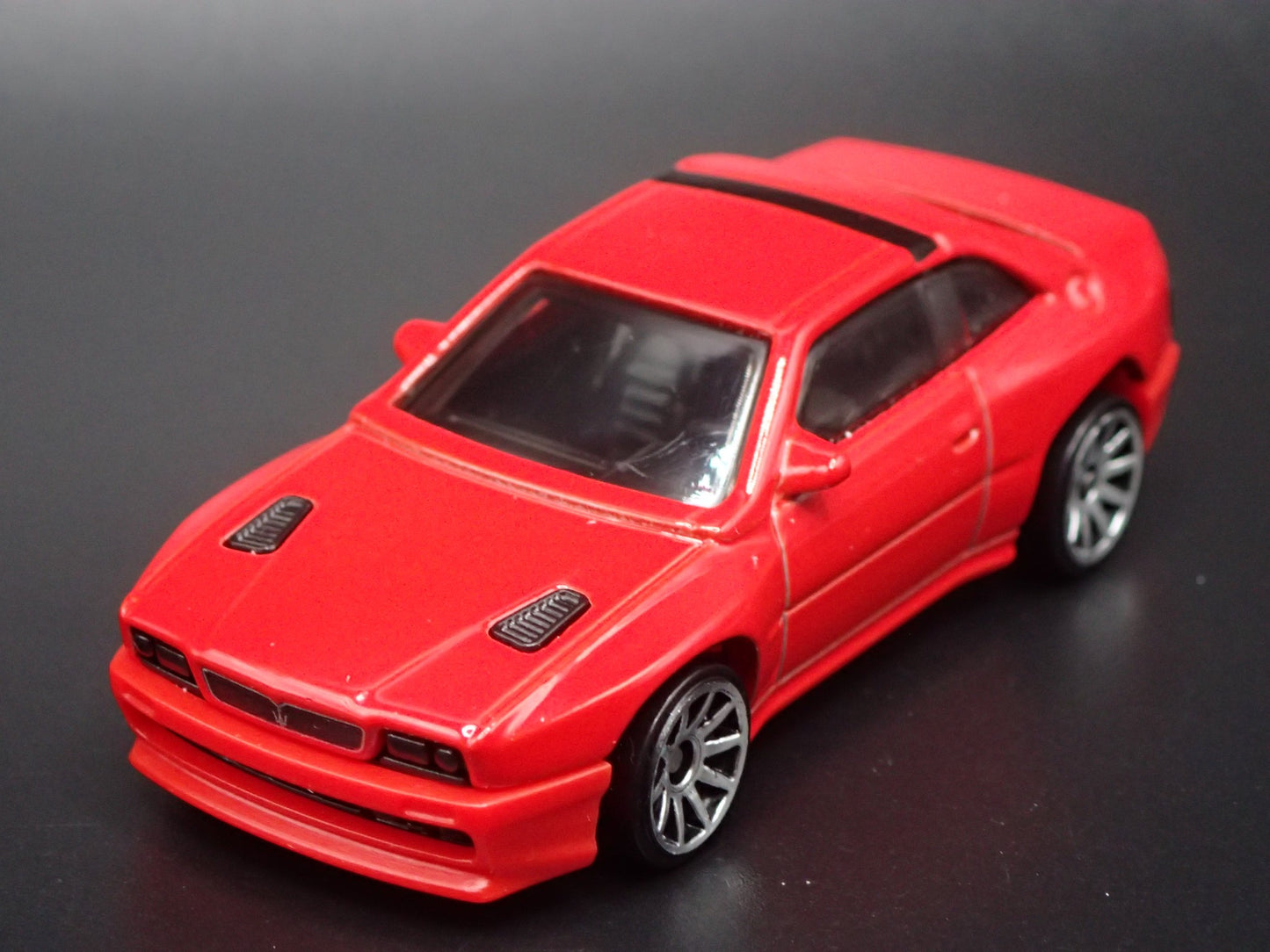 1990-1996 MASERATI SHAMAL RED 1:64 SCALE COLLECTIBLE DIORAMA DIECAST MODEL CAR