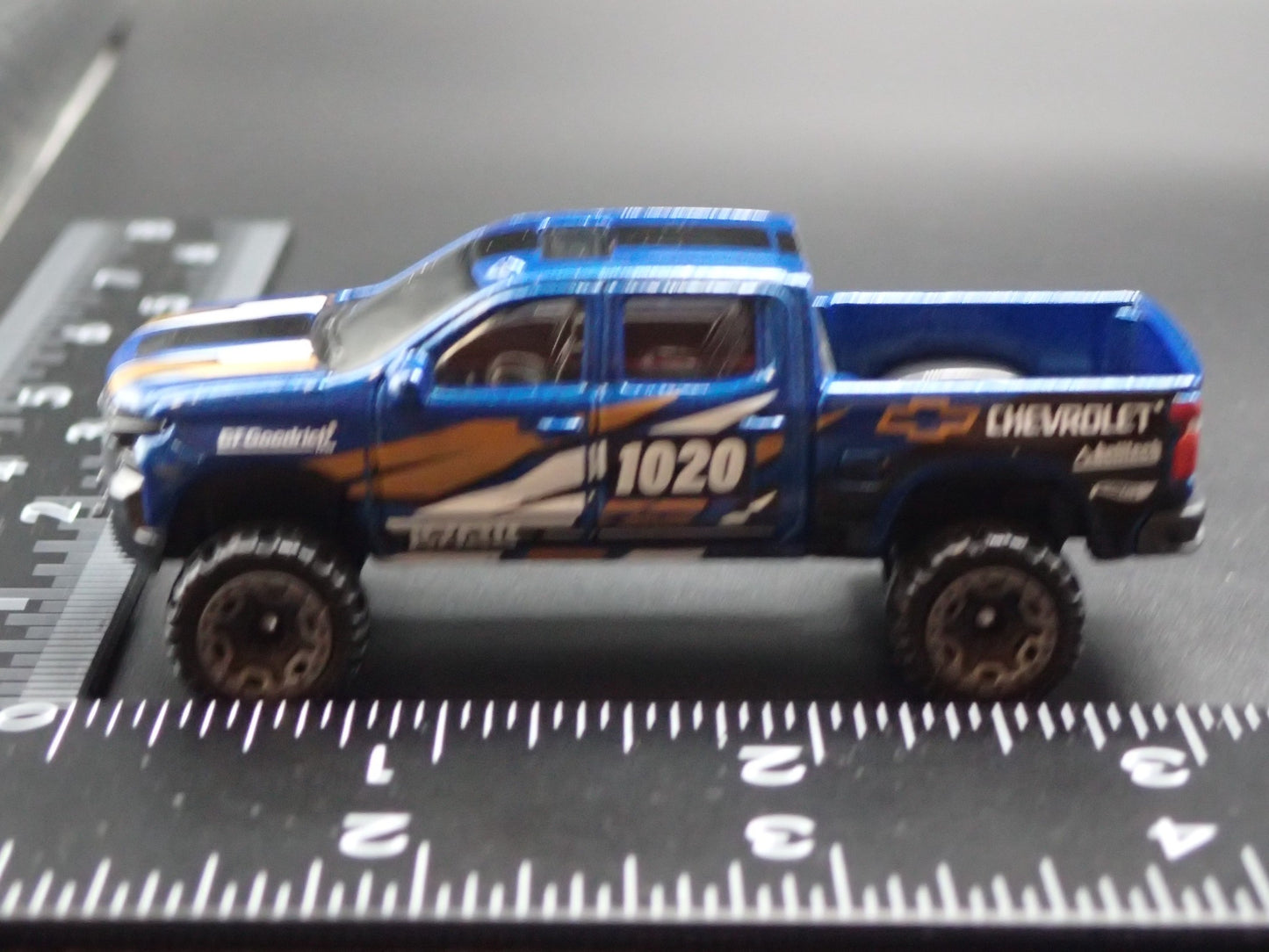 2019 19 CHEVY CHEVROLET SILVERADO LT TRAIL BOSS 1:64 SCALE DIECAST MODEL CAR