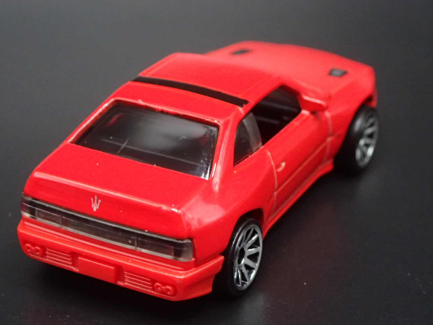 1990-1996 MASERATI SHAMAL RED 1:64 SCALE COLLECTIBLE DIORAMA DIECAST MODEL CAR