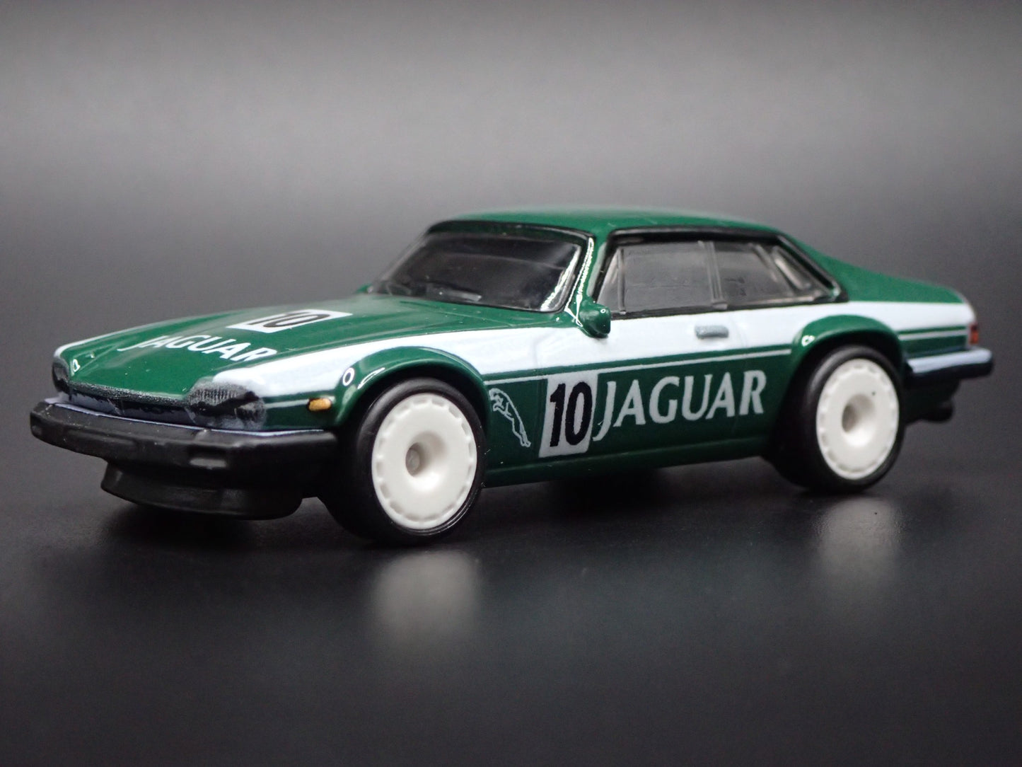 JAGUAR XJS RACING RARE 1:64 SCALE LIMITED COLLECTIBLE DIORAMA DIECAST MODEL CAR