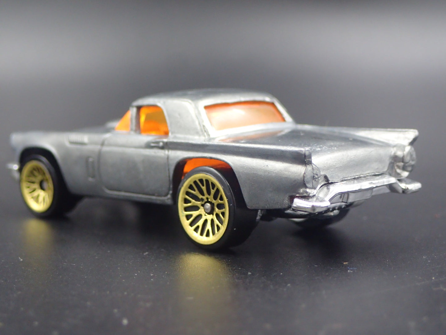 1957 57 FORD THUNDERBIRD TBIRD CUSTOM 1/1 1:64 SCALE DIORAMA DIECAST MODEL CAR