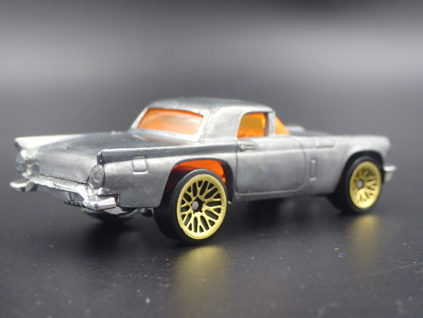 1957 57 FORD THUNDERBIRD TBIRD CUSTOM 1/1 1:64 SCALE DIORAMA DIECAST MODEL CAR