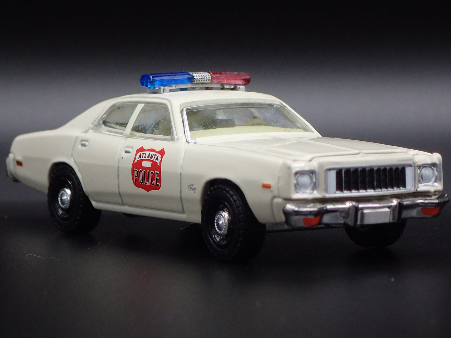 1975 75 PLYMOUTH FURY ATLANTA, GEORGIA POLICE RARE 1:64 SCALE DIECAST MODEL CAR