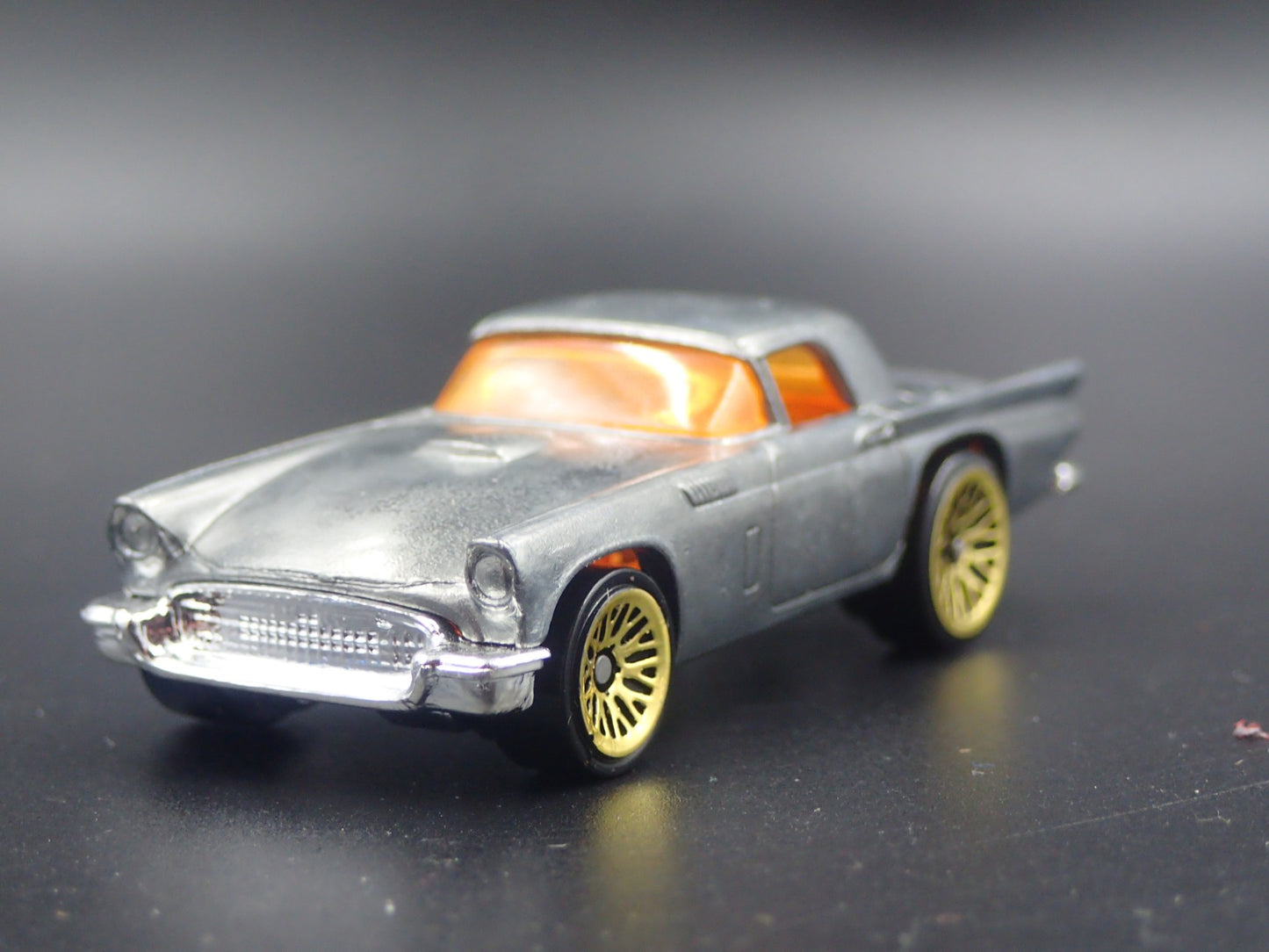 1957 57 FORD THUNDERBIRD TBIRD CUSTOM 1/1 1:64 SCALE DIORAMA DIECAST MODEL CAR