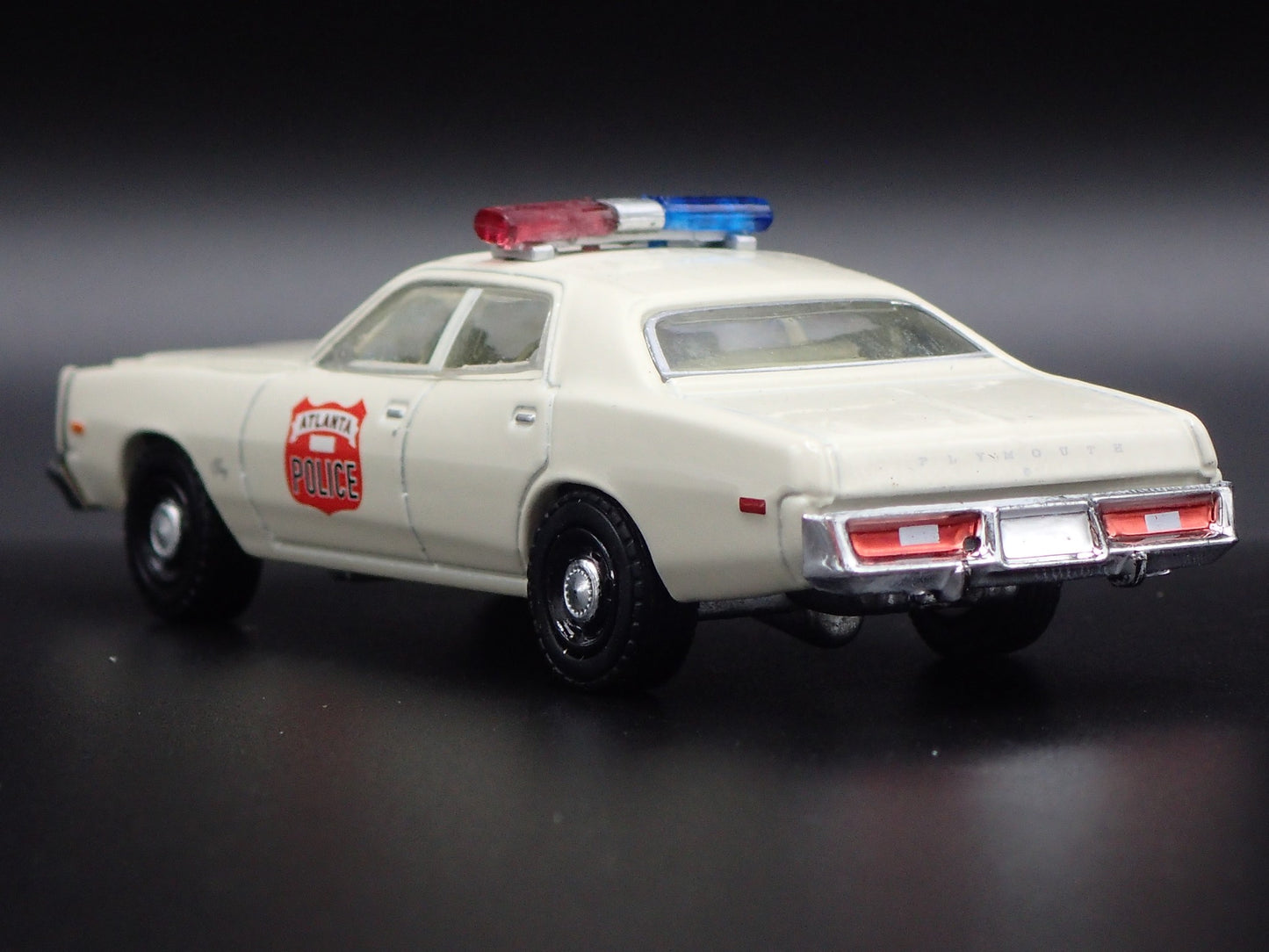 1975 75 PLYMOUTH FURY ATLANTA, GEORGIA POLICE RARE 1:64 SCALE DIECAST MODEL CAR